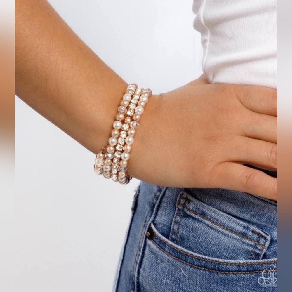 Paparazzi Coil   Pearl and Rhinestone Bracelet  NWT